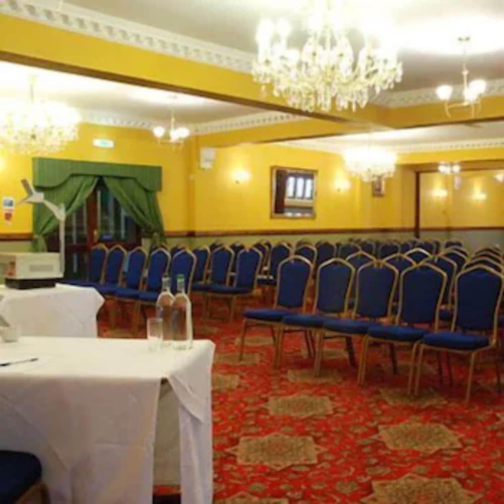 Crown & Cushion Hotel Chipping Norton Esterno foto